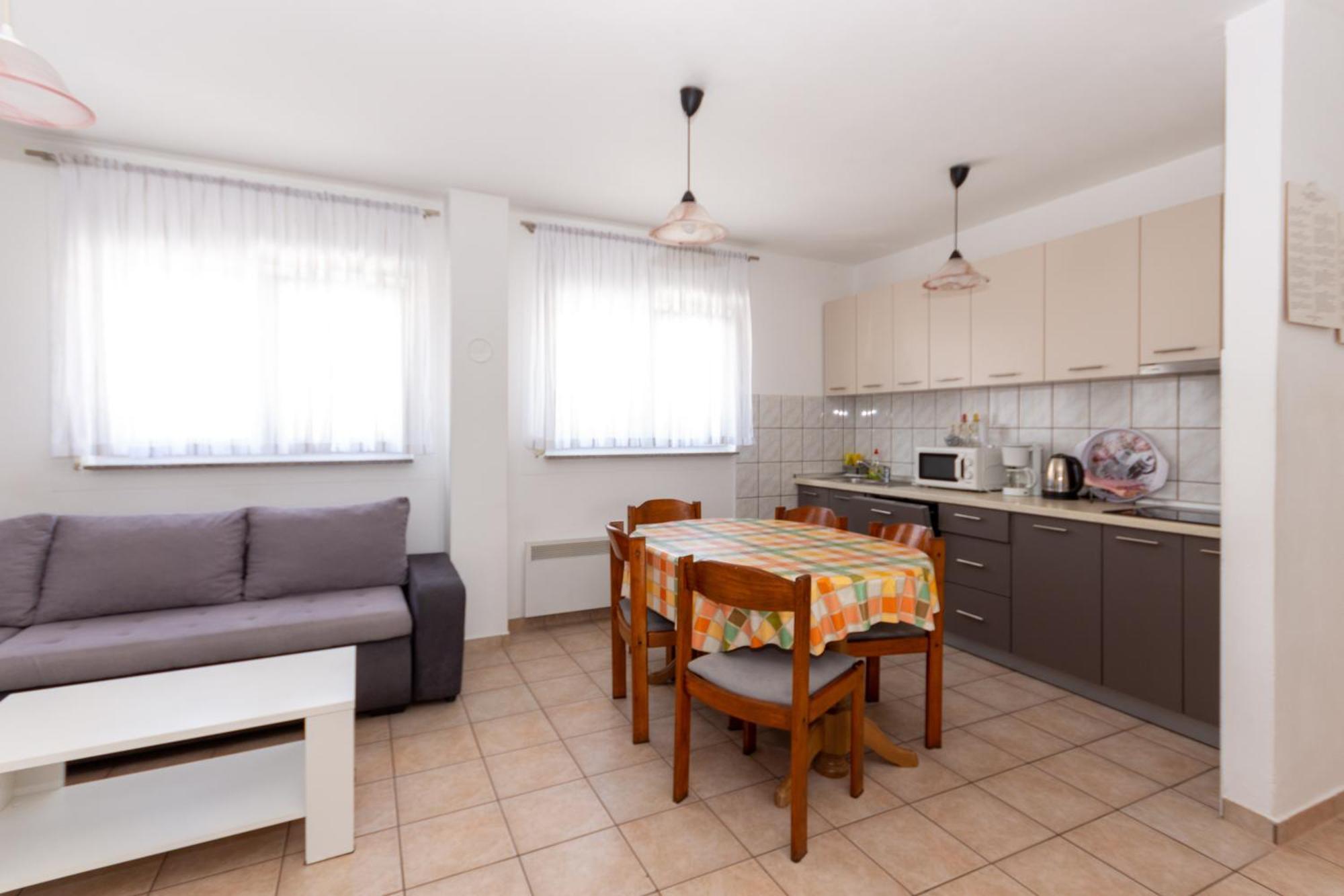 Apartmani Filip Pag Town Exterior photo